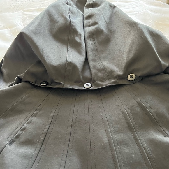 Gallery Womens Snall Black Hooded Button Down RainCoat - Picture 14 of 16